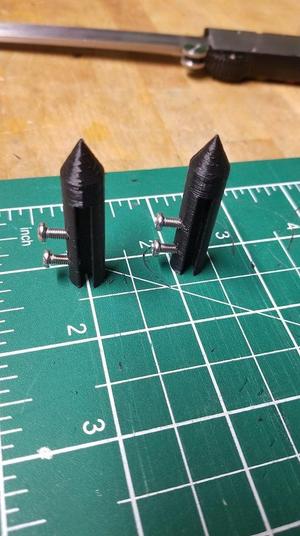 Centerline finder for caliper