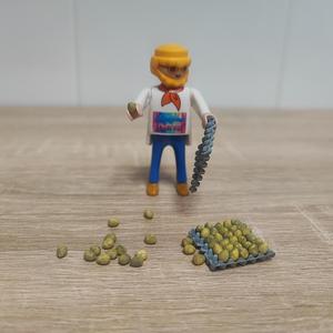 Playmobil compatible egg cup and eggs