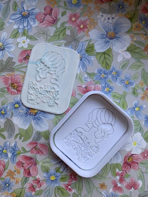 Bride embosser, cookie biscuit stamp, cake decorating, fondant icing.