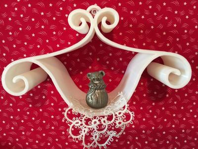 Scroll Hanging Shelves
