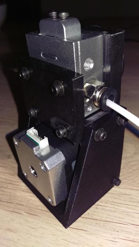 BullDog Extruder mount with 1:4 speed reduction for 2.85 mm filament (for 3030 extrusions) Mark II for HyperCube Evolution