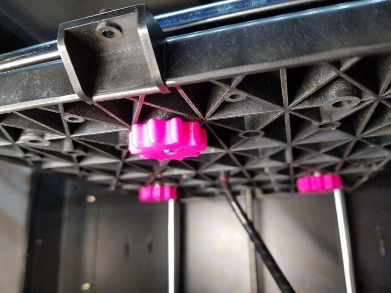 Malyan M180 platform adjustment knob