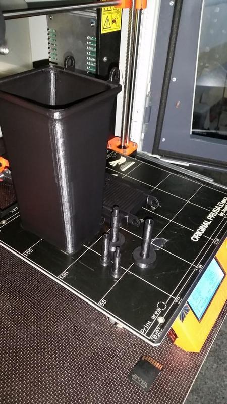Trash Bin Mülltonne