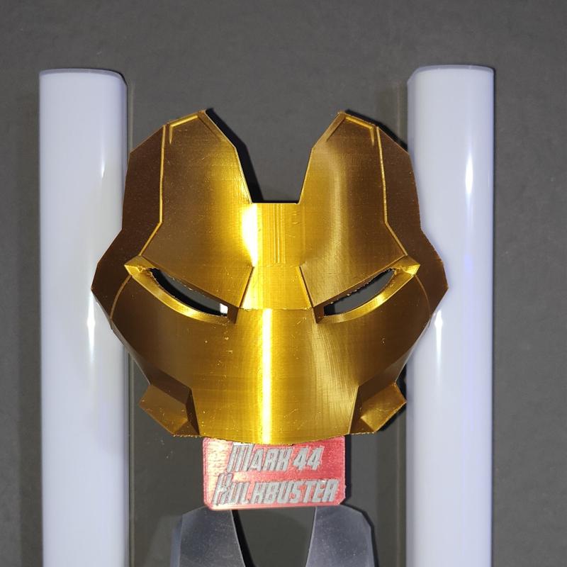 IRONMAN MK 44 Hulkbuster - WALL OF FACEPLATES