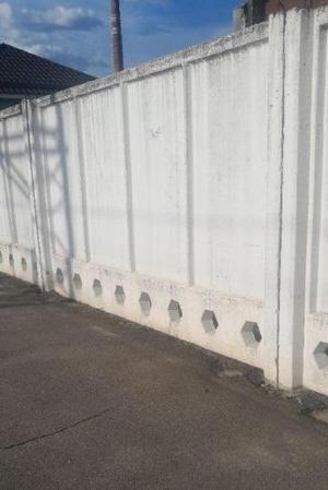 TYPICAL fence section (heavy)