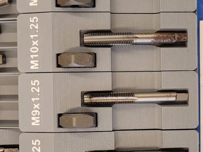 Parametric Gridfinity Tap and Die holder