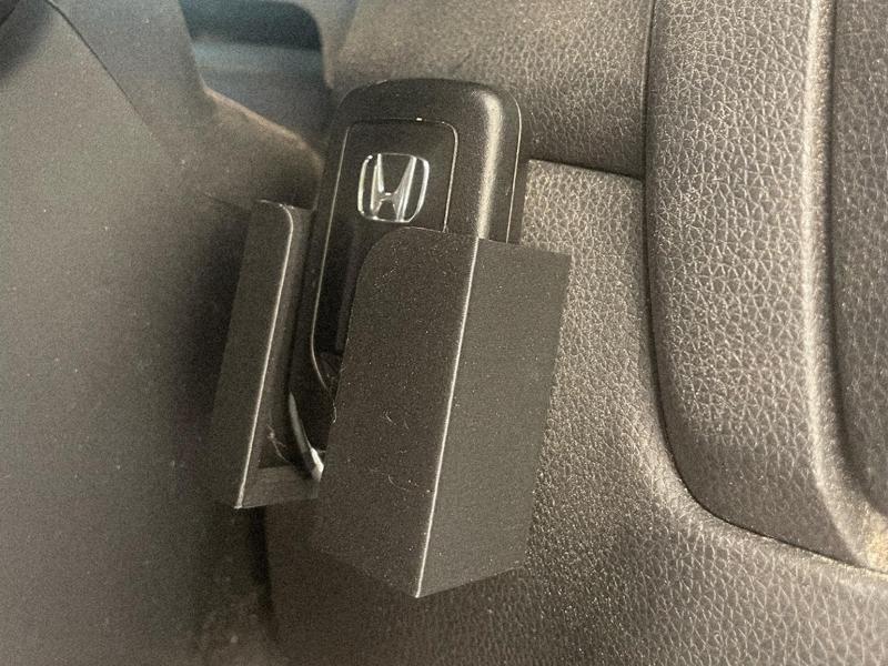 Universal Key Fob Holder – Car Key Organizer