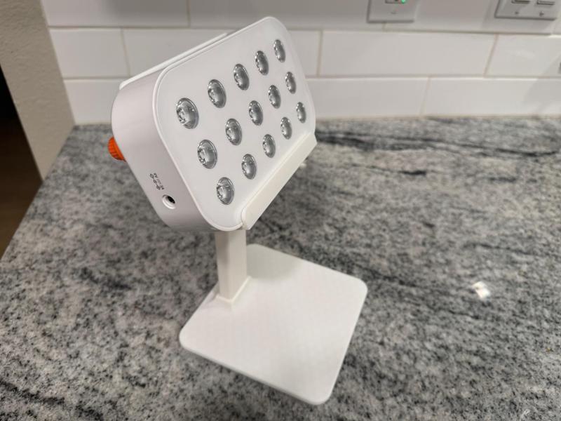 Lume Box Stand