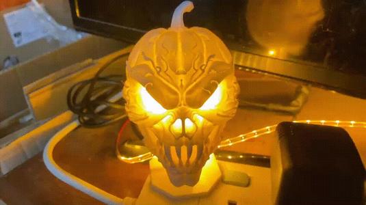 Scary pumpkin lighting on Halloween night