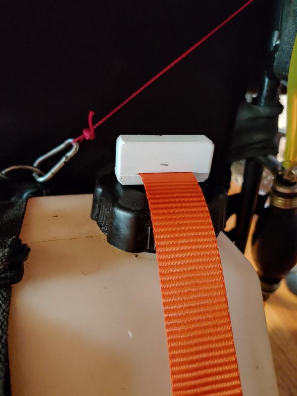 PPG fuel tank vent plug with "remove before flying" lanyard