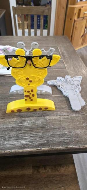 Giraffe glasses holder