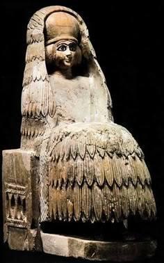 Seated woman of Mari - 2600 a.c