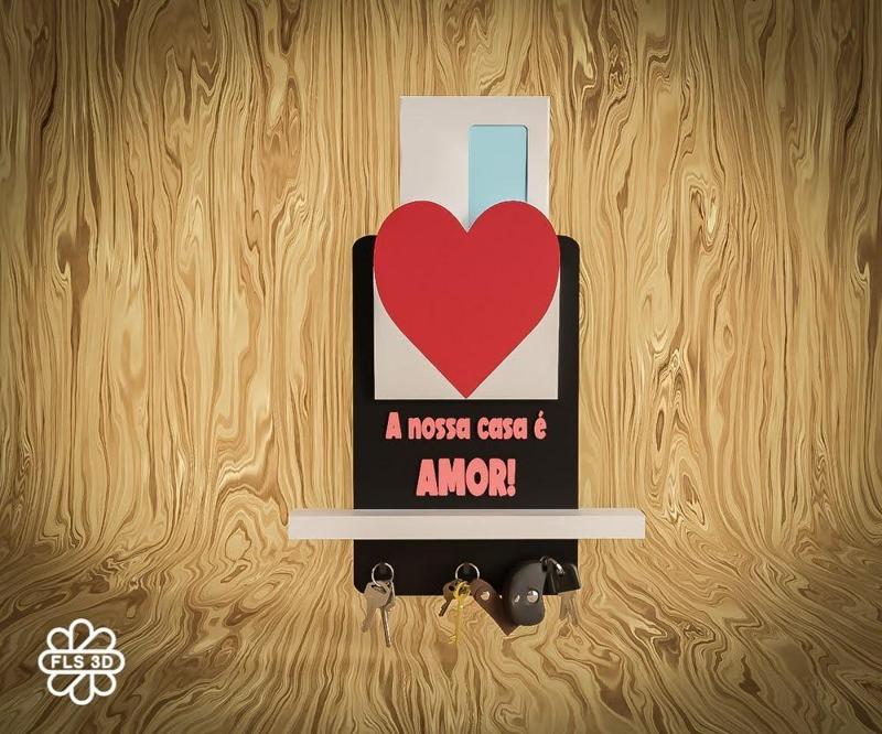 Heart-Themed Key Holder – "A Nossa Casa é Amor"