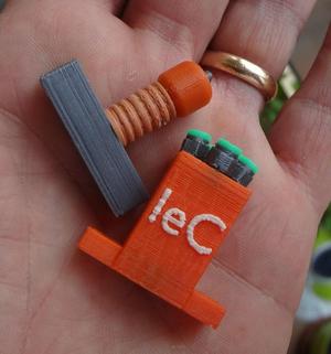 EffeSino e AccaDino - (FlusSino e HotenDino) 4 colors IeC gadgets for Maker Faire Rome 2015