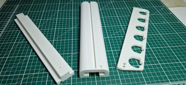 Hanger for sliding closet