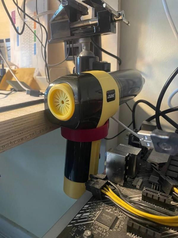 vacuum cleaner holder