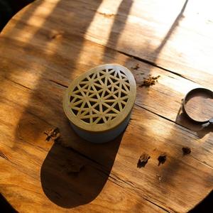 Egg-Shaped Box 006