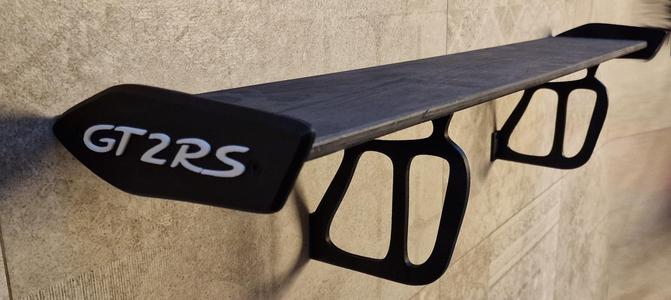 GT2RS Aero Shelf – A Motorsport-Inspired Display