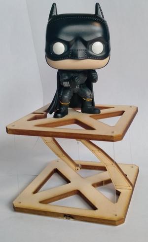 Display for laser-cut tensegrity figurines