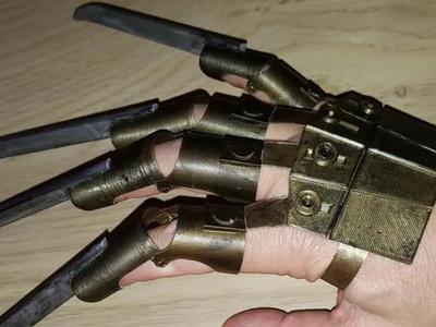 Freddy Krueger glove
