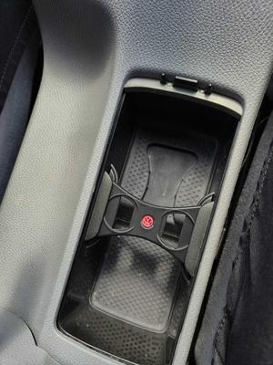Volkswagen Golf Cup holder/separator  MK5 MK6