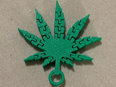 Flexi Cannabis leaf Keychain fidget 