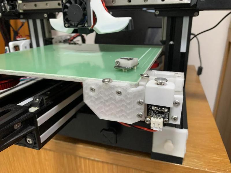 Combined Sexbolt and Klicky probe mount for Ender style beds   