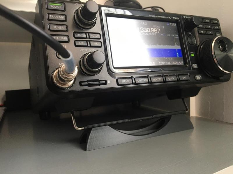 Icom IC-7300 Stand