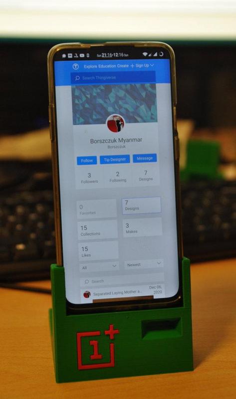 OnePlus 7 Pro charging stand