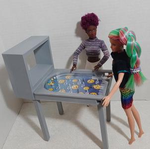 Fresh Dolls/Barbie Pinball Machine Stand