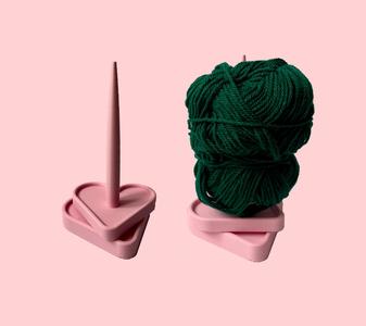 Rotating Heart Yarn Spinner - No Bearings Needed