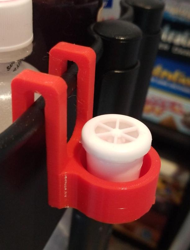 Speaking valve holder