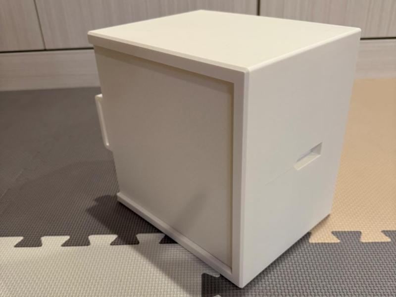 Safe with Customizable Magnetic Key (no keyholes)