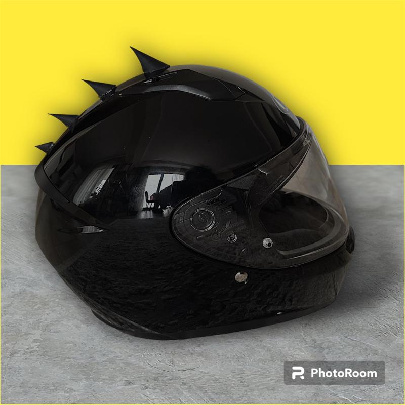Motorcycle helmet spike