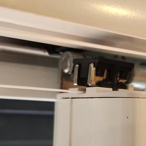 Honeycomb blind magnet clip