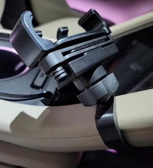 Porsche Taycan Phone Holder Clamp