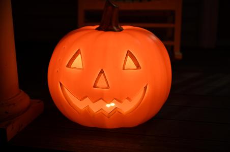 Pumpkin Airtag Battery Cover