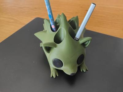 hedgedog (pen holder)