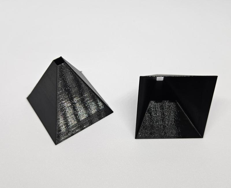 Painters Pyramid Vase Mode