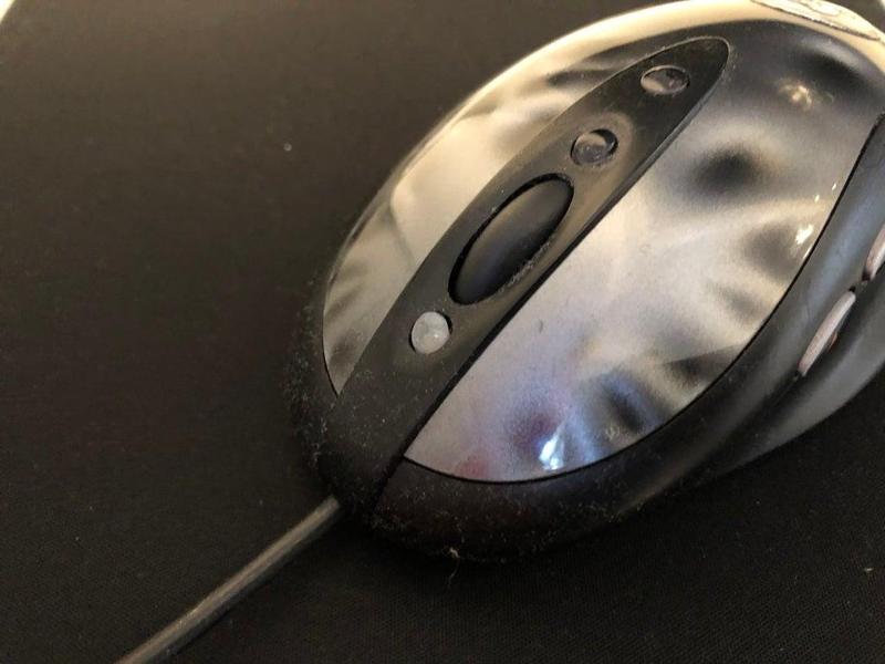 Logitech MX518 bottom