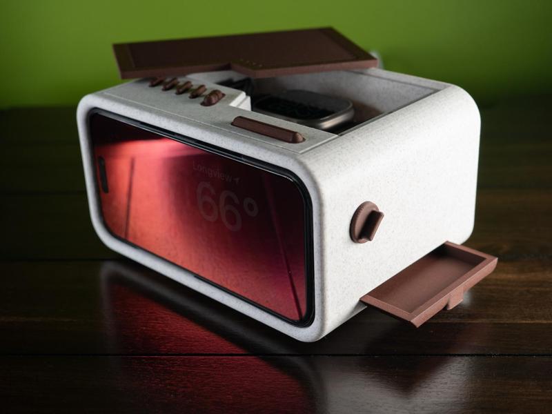 Retro iPhone 16 Standby Mode Dock