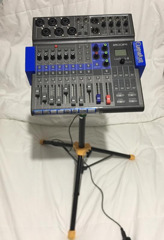 Soporte 3D para mesa Zoom L8 live track (1.0)  / 3D Printable Zoom L8 live track mixer support (1.0)