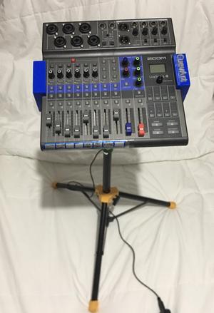 Soporte 3D para mesa Zoom L8 live track (1.0)  / 3D Printable Zoom L8 live track mixer support (1.0)
