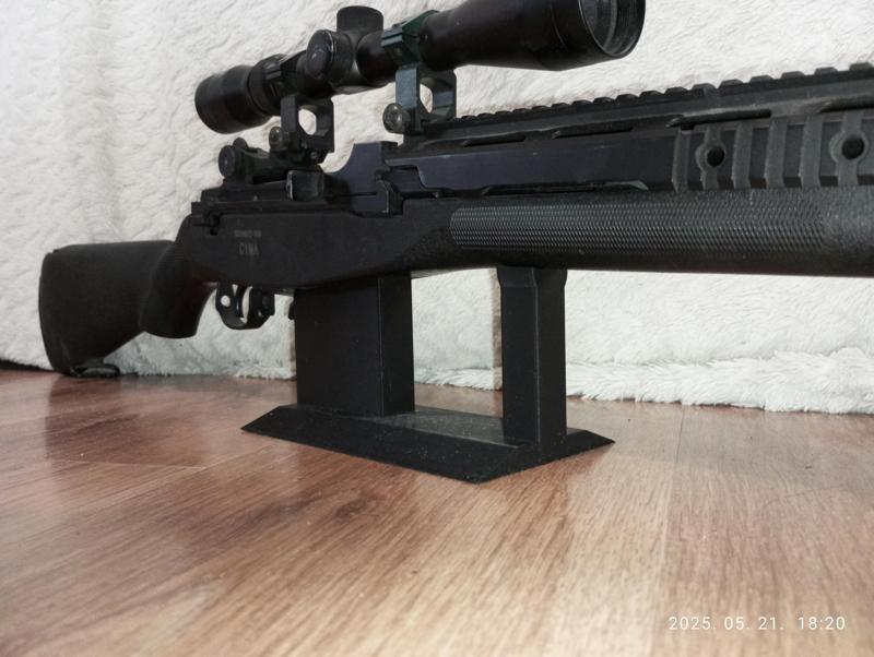 Gunstand for airsoft M14