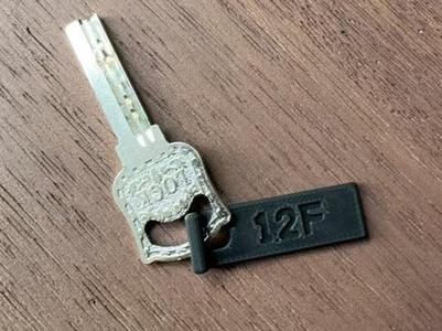 Keychainless Key Tag