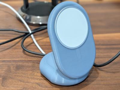 Pixelsnap Charging Stand