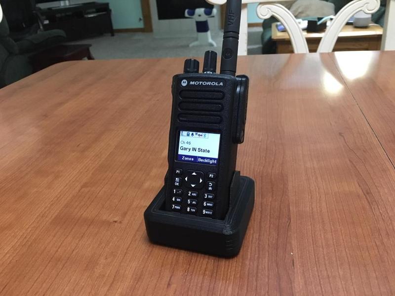 Motorola XPR7550 Desk Stand