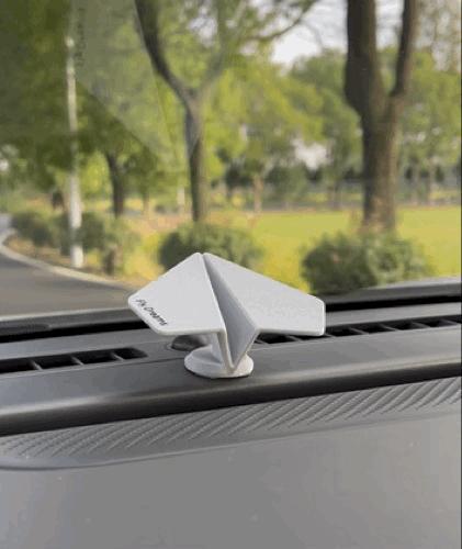 Childhood Paper Airplane Inertia-Following Toy Car Interior Ornament