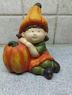 Elf with pumpkin