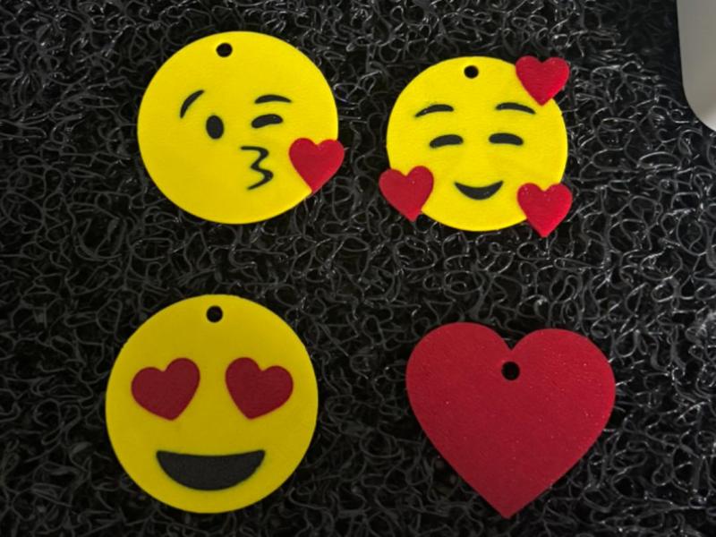 Emojis/Faces with hearts